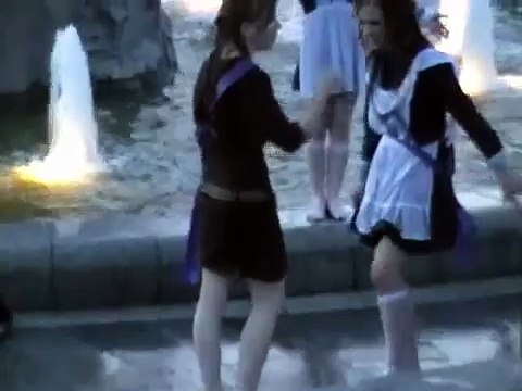 Пьяные киевские выпускницы на Майдане. Часть 2