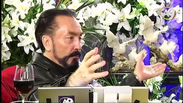 Kobani’de Koalisyon güçlerine kendi evlerini bombalatan PKK, bu yıkımı zafer zannedip üstüne konuyor