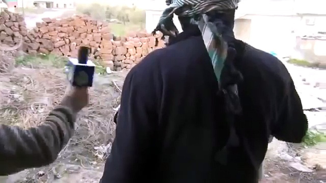 لحظة مقتل مراسل الجزيرة محمد الحوراني بطلقات القناص