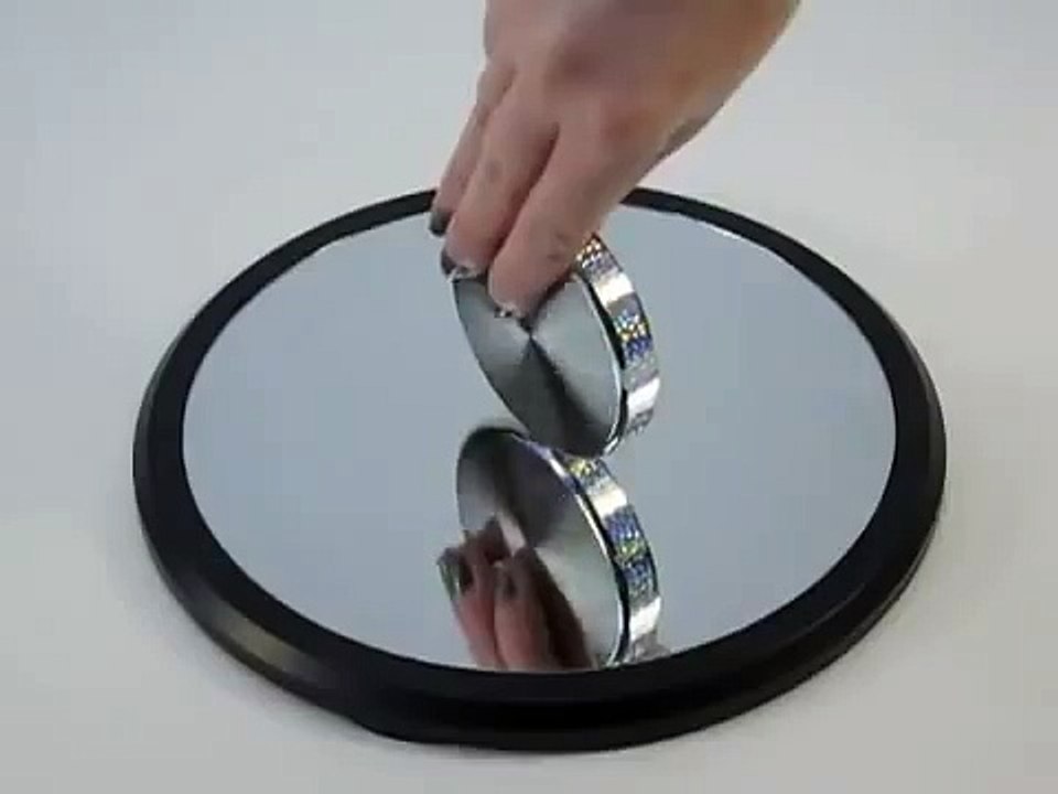 L'energie du disque est hypnotisante   Regardez fixez vous verrez les différentes couleurs et vibrations sonores