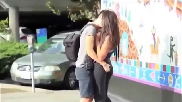 top 20 pegadinhas beijando mulheres gatas Top 20 Kissing Pranks Of 2015 Best Kissing Pranks