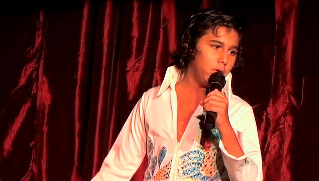 Cote Deonath sings 'Hound Dog' Elvis Week 2011