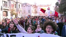 Estudantes protestam na véspera da abertura da Copa América