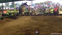 SUPER JARIPEO EXTREMO RANCHERO EN AMAYUCA MORELOS MEXICO EN DONDE VALIENTES JINETES MONTAN A LOS TOROS MAS SALVAJES DE LA GANADERIA LOCAL IMPRESIONANTES QUEDAS JUNIO 2015