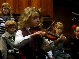 Amira Willighagen - Amira's brother, "her Fincent", plays the violin - 2011 Christmas