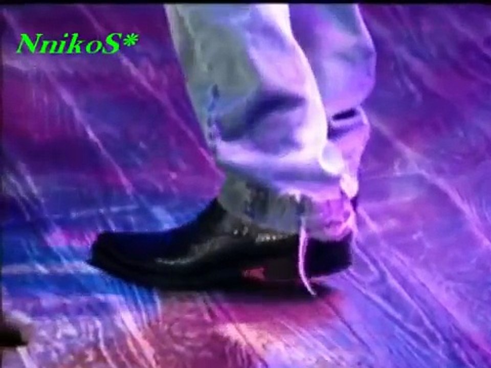 ΚΟΠΗΚΑ ΣΤΑ ΔΥΟ - ΝΙΚΟΣ ΜΑΚΡΟΠΟΥΛΟΣ