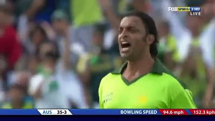 Shoaib Akhtar Funny Bowling To David Hussey