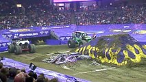 Monster Jam Columbus 2014 Racing Finals Grave Digger VS Spike