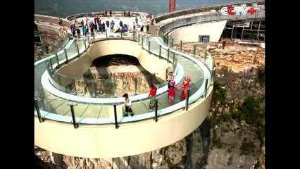 World_s Longest Glass Skywalk to Open to Public in China_s Chongqing