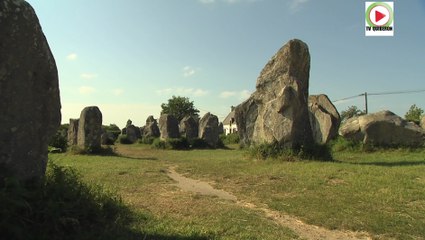 Erdeven   |    Les menhirs libres  de Kerzerho - Bretagne Télé