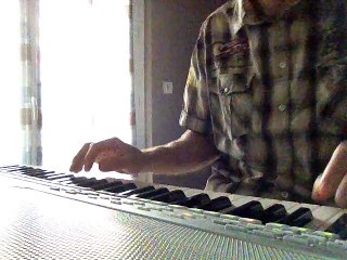 extrait cover live de TITANIUM ( David Guetta fea Sia ) sur mon yamaha