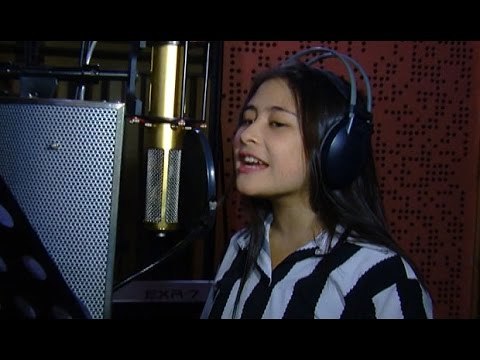 Prilly Mulai Bernyanyi - Hot Shot 20 Desember 2014