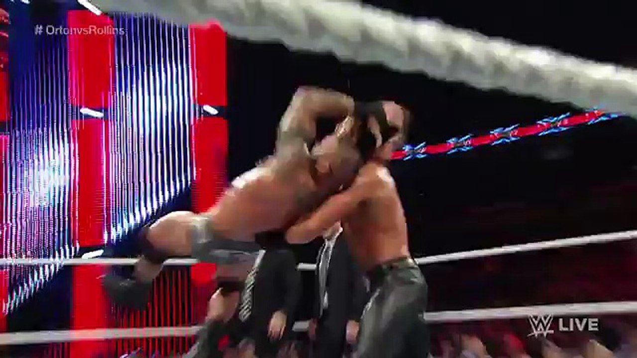 randy orton traiciona a la autoridad despues de perder contra seth rollins