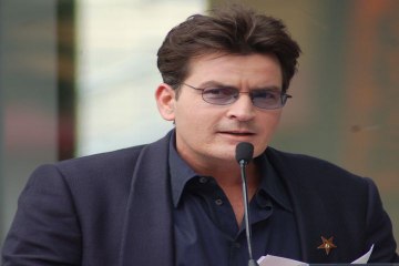 Charlie Sheen ingresado por intoxicación alimentaria