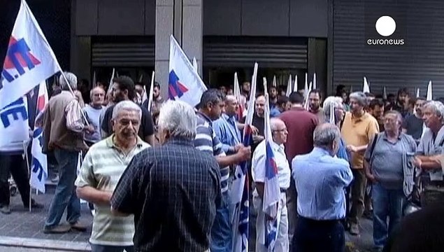 Греческий кризис: в Брюсселе договариваются, в Афинах протестуют