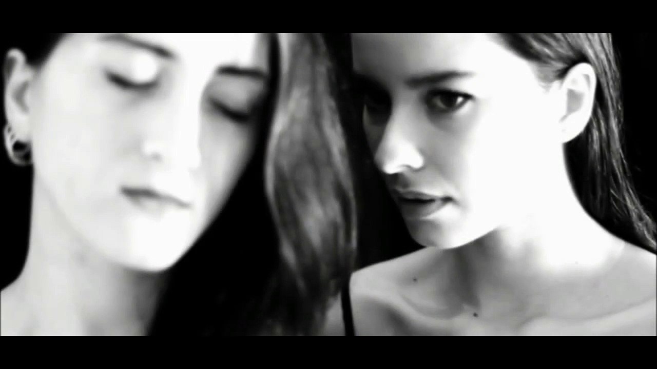 Somebody That I USed to Know Video Clip Açelya Özcan