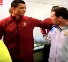 Amistoso saludo entre Cristiano Ronaldo y Messi