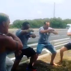 Ali Williams, Tialata, Byron Kelleher ou encore Masoe rendent un dernier hommage à Jerry Collins - Haka sur le lieu