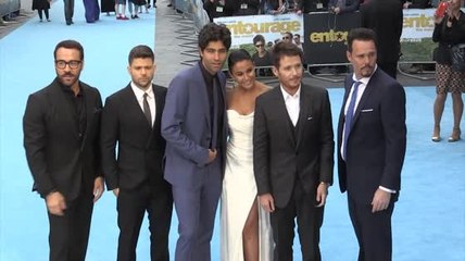 Adrian Grenier y el elenco de Entourage llegan al lanzamiento en Londres
