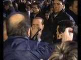 Silvio Berlusconi NON È stato colpito! si vede una lastra prima dell'impatto!