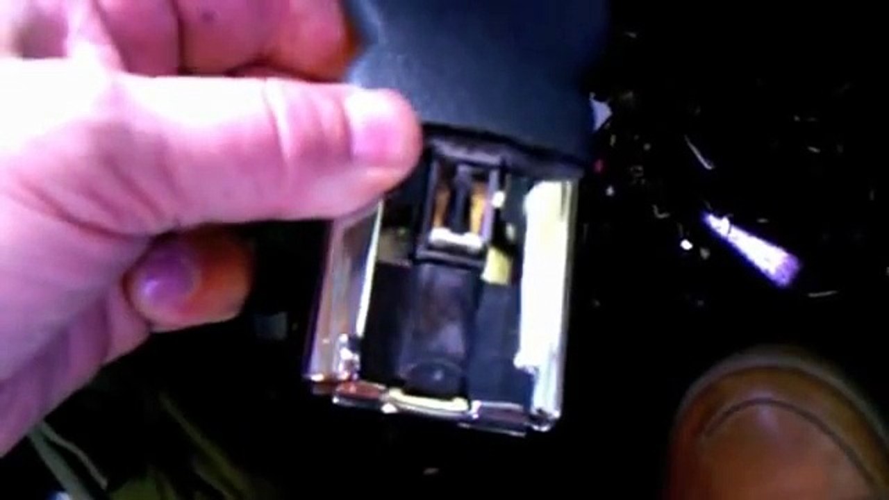 How to repair a seat belt receiver if you don't want to replace it