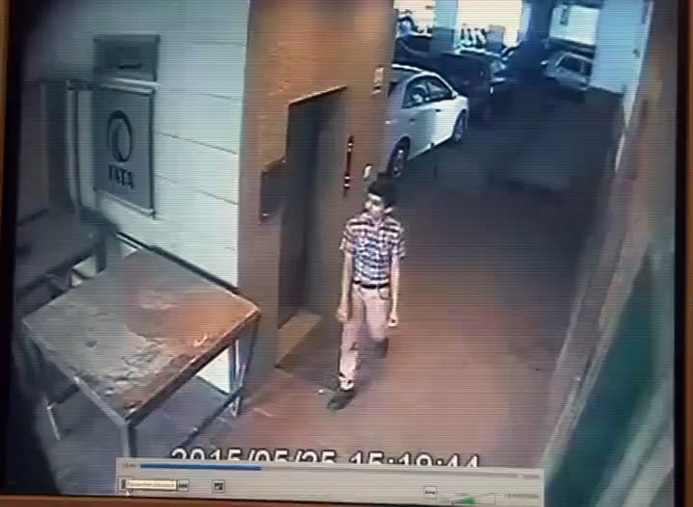 کراچی میں صنعتکار نے معمولی تلخ کلامی پر لفٹ مین کے سر میں گولی ماردی