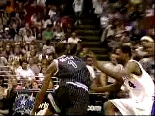 Ariza posterize Oneal