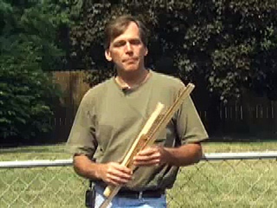 CUTTING SMALL TRIM MOLDING WITH DEWALT MITRE BOX