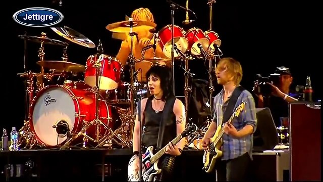 Joan Jett & The Foo Fighters - Bad Reputaion & I Love Rock N Roll HD