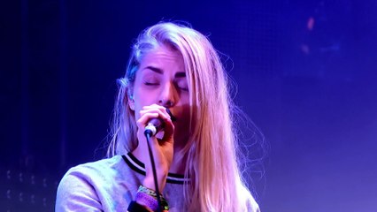 London Grammar - Metal & Dust (Glastonbury 2014) HD1080p