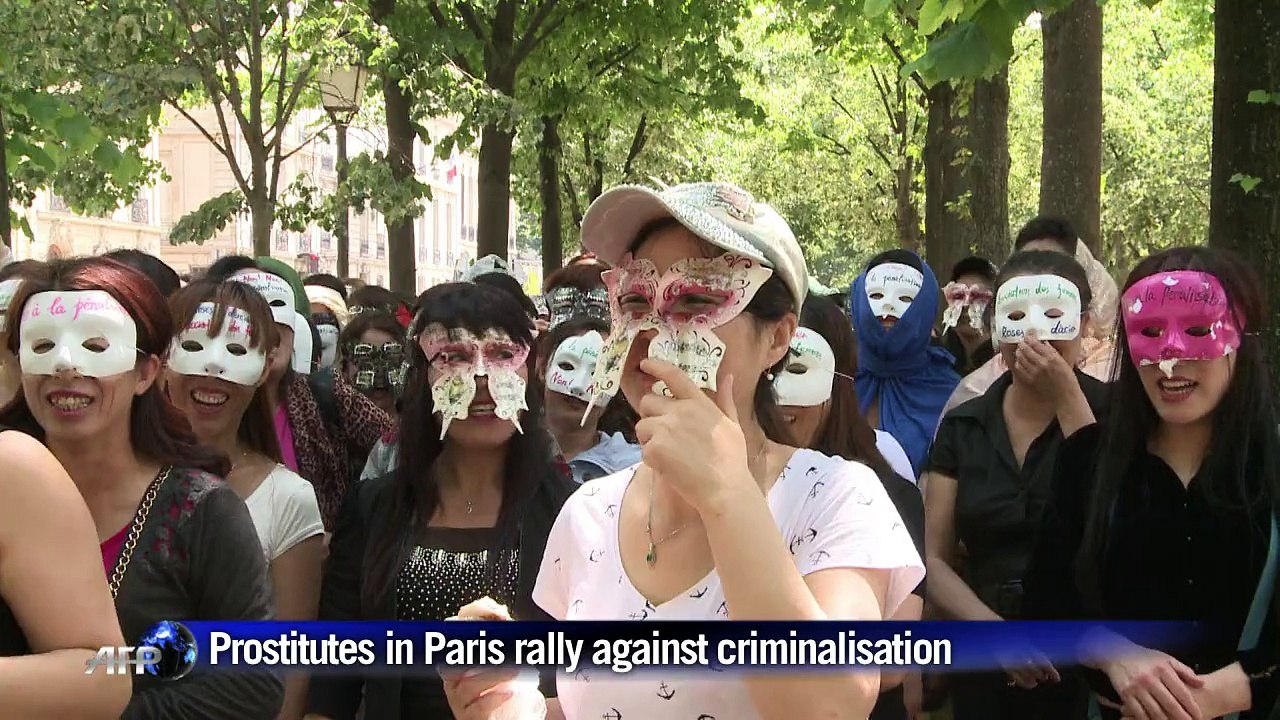 Prostitutes hold anti-criminalisation protest in Paris