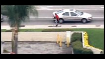 BMWを盗んだ男がカーチェイスの末事故を起こしスケボーで逃走する空撮映像