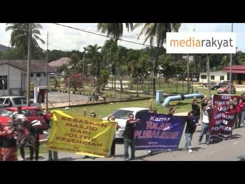 Protes Membantah Anwar Ibrahim Solat Jumaat Di Kerteh