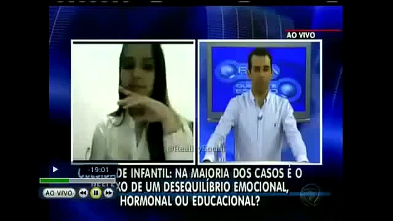 Homem mostra a bunda para pastor da Igreja Universal na TV Record- Assista o Vídeo