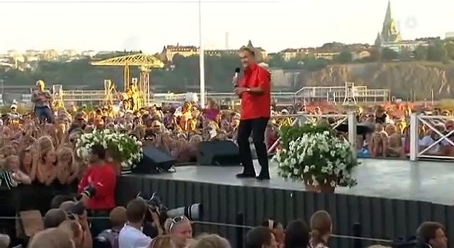 Robert Broberg - Vatten (Live Allsång På Skansen 2007)