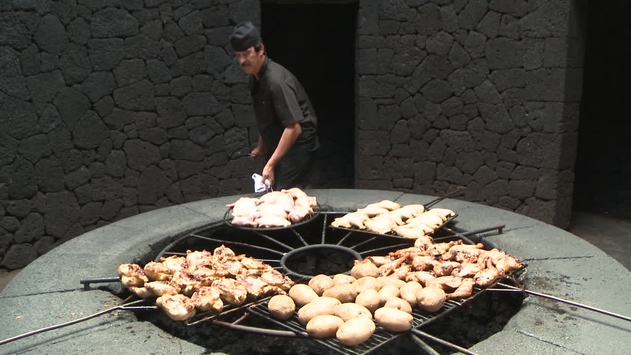 Männer, dieser Grill auf einem Vulkan wird euch gefallen