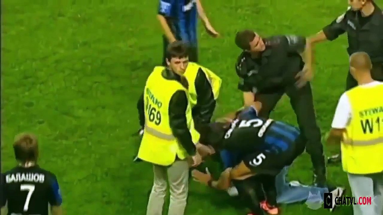 Funny Football,Videos Football, Football Crazy Fans on Pitch 2015