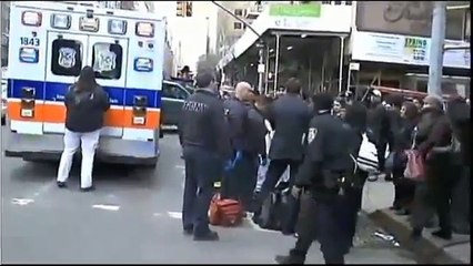 Woman Gives Birth on New York City Street