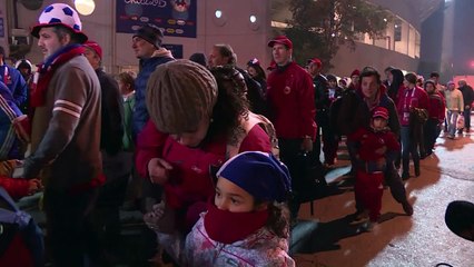 Fanáticos conformes con victoria de la Roja