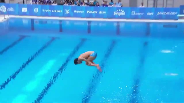 Two Filipino divers score zeros for these perfect back flops : Diving FAIL during SEA Games 2015