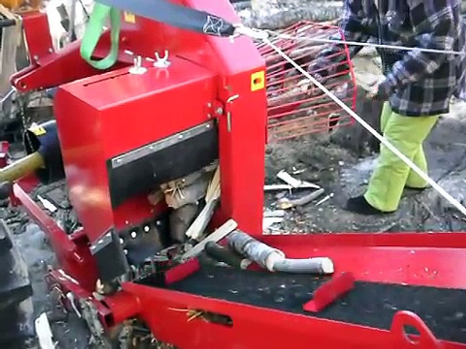 Vedmaskin Klyvert 2000 i Ramvik Camis