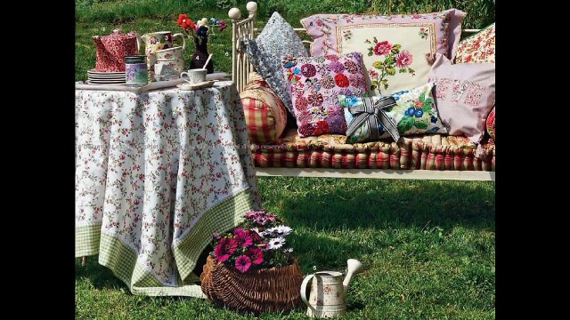 Creative Shabby chic garden furniture decorating ideas