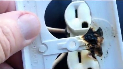 Aluminum Wiring Outlet Burn in Marlborough Calgary -   https://www.youtube.com/watch?v=7Z3GVgXw_uI