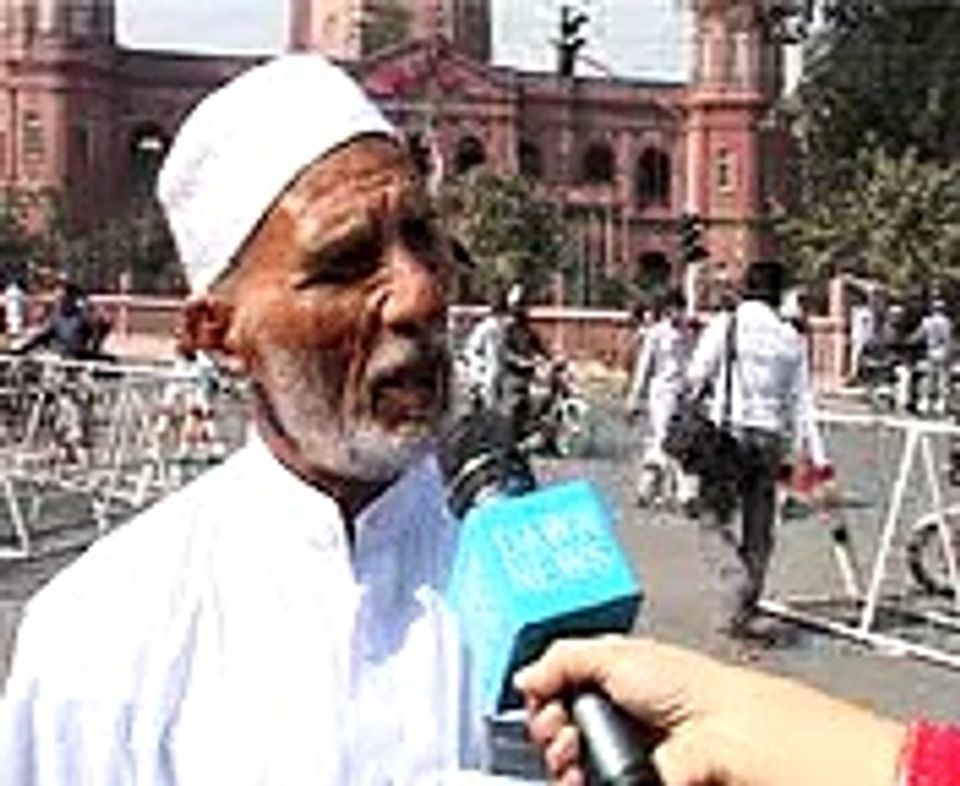 BaBa Bohat Garam....