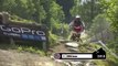 Aaron Gwin descente vtt piste de DH de Leogang avec un pneu crevé