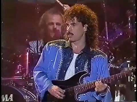 Hall & Oates - Kiss On My List (Tokyo,1988)