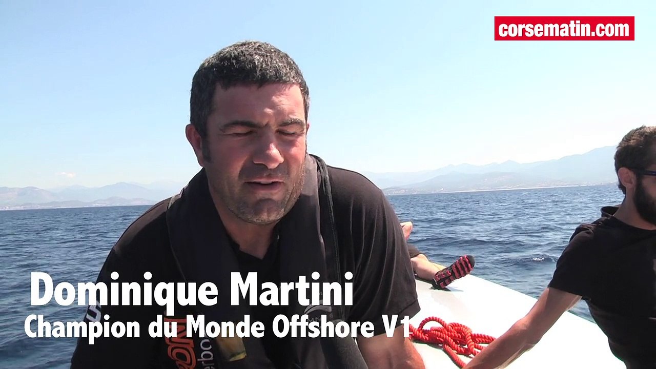 Une fusée marine dans la baie d'Ajaccio