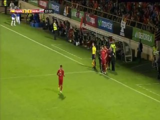 Piqué é vaiado em amistoso da Espanha