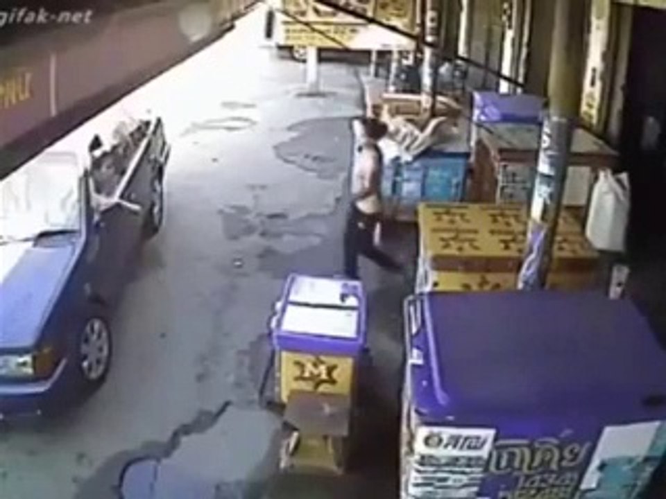une femme parvient à survivre d'une façon spectaculaire
