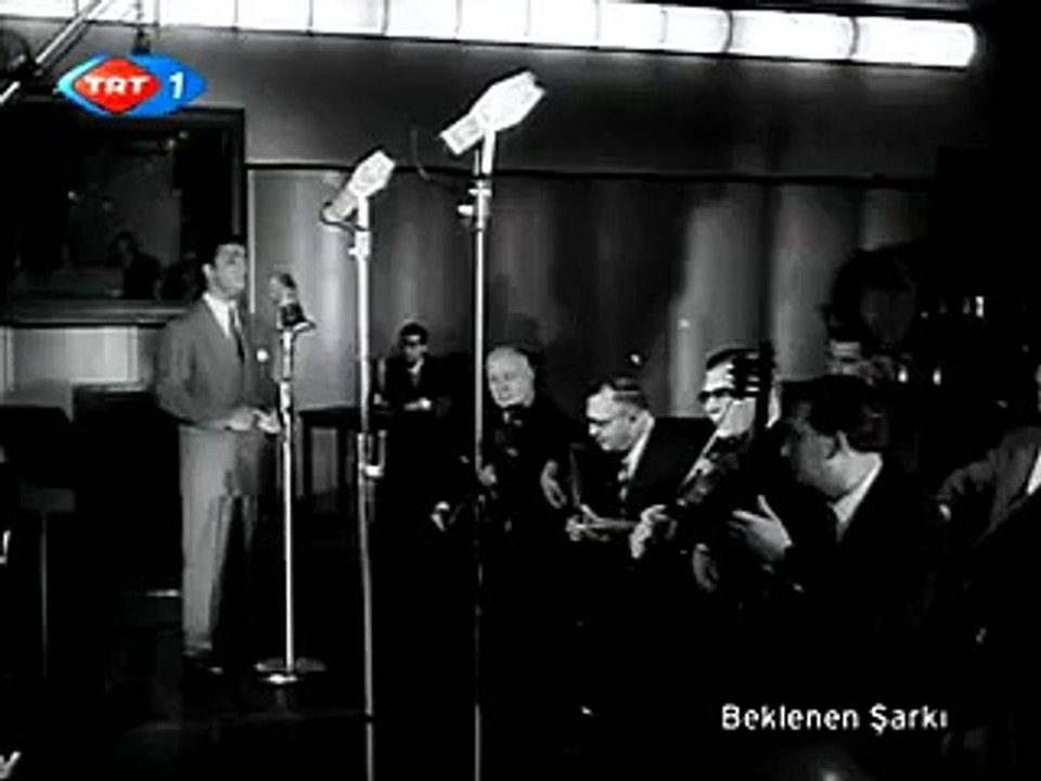 Yollarımız Yeşillendi - Zeki Müren